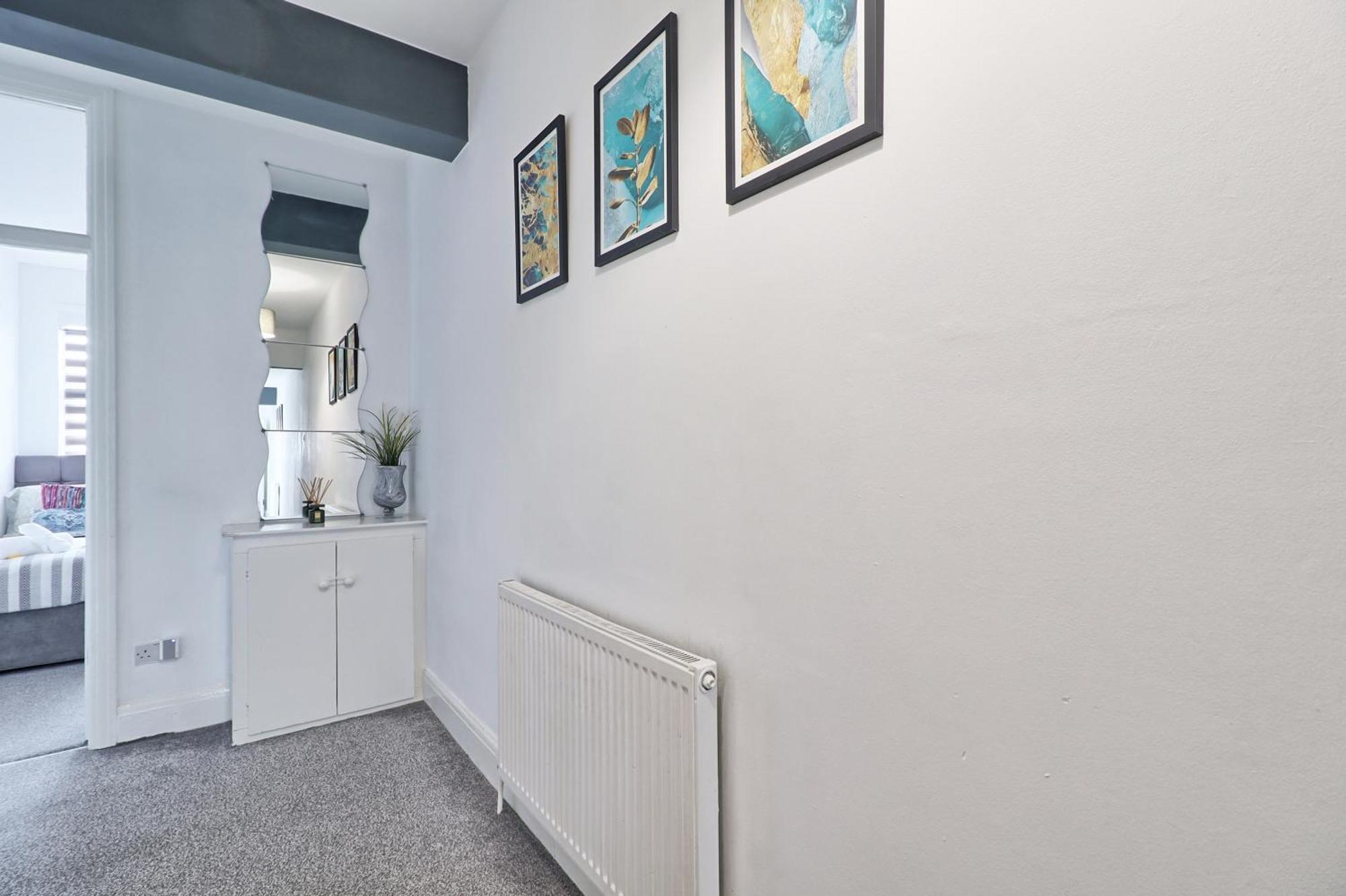 Luxury 3-Bed Apartment Near To London With Parking Hornchurch Kültér fotó