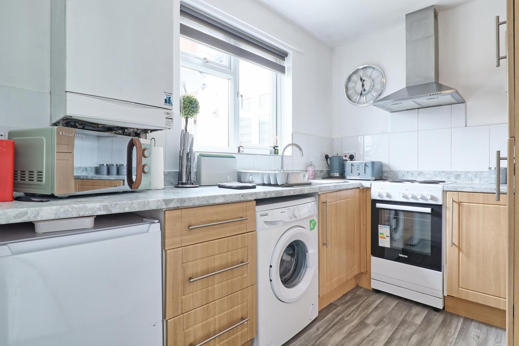 Luxury 3-Bed Apartment Near To London With Parking Hornchurch Kültér fotó